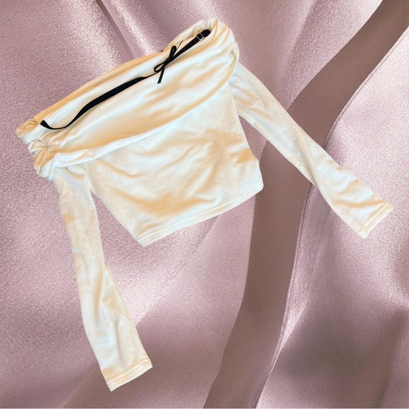 ODTD WHITE KNIT TOP WITH MICRO BOW, SIZE SMALL - Picture 3 of 5